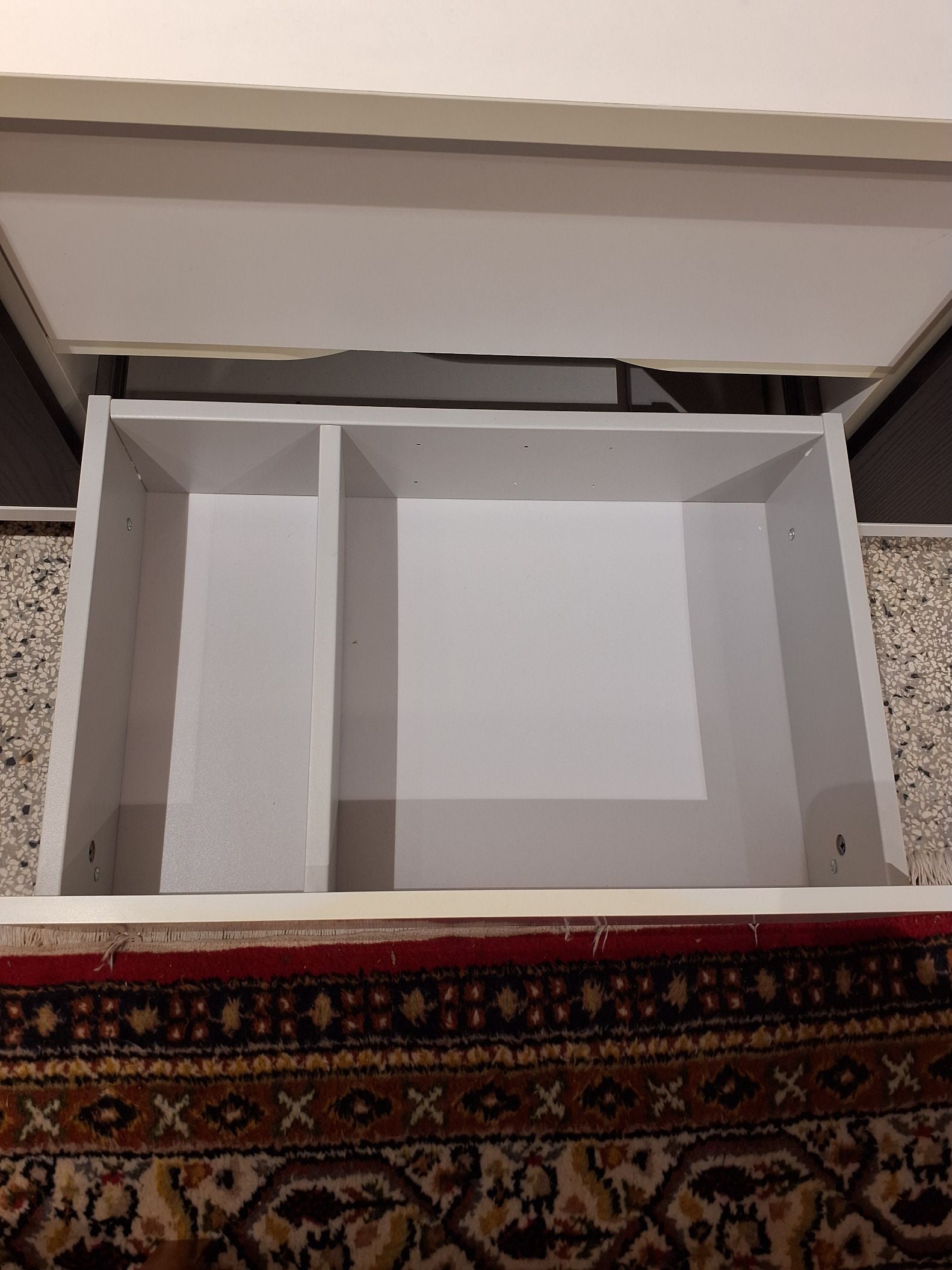 (2642) TV bord m. skab